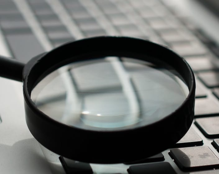 magnifying glass audit feature